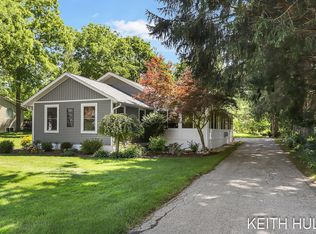 1328 Maplerow Ave NW, Grand Rapids, MI 49534