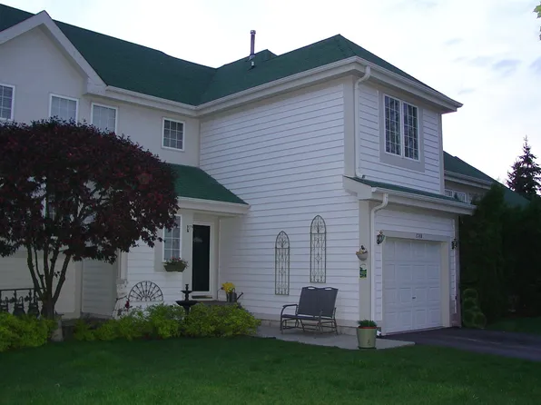 1740 Woodland Cir, Lake Geneva, WI 53147