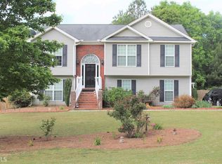 1087 Gage Dr, Winder, GA 30680