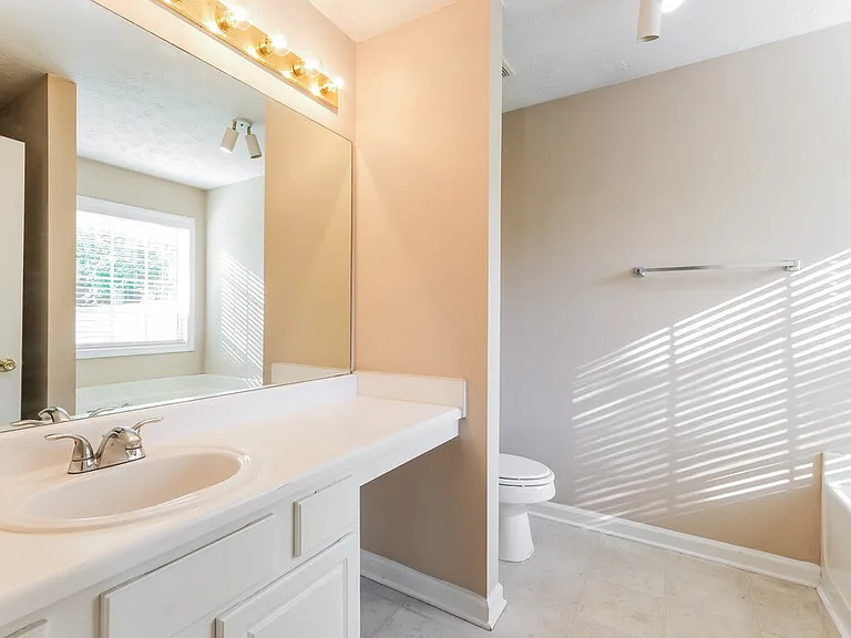 5400 Princeton Oaks Dr — Photo 11