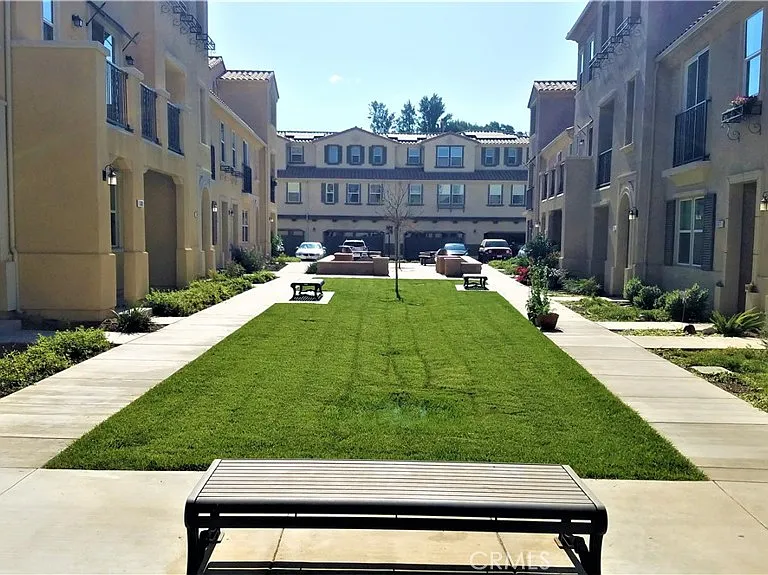 421 Camino Ruiz — Photo 35