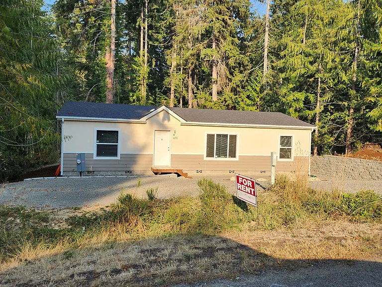 1270 E Lakeshore Dr W — Photo 1
