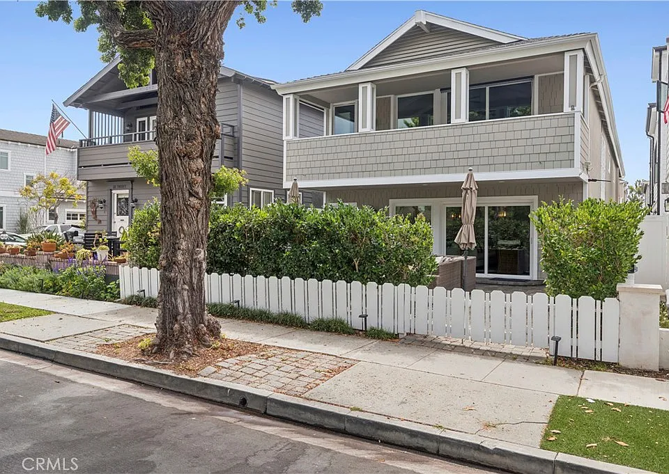 618 Acacia Ave