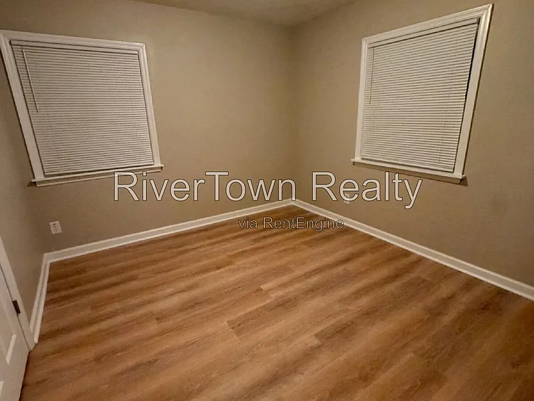1511 Elkwood St — Photo 6