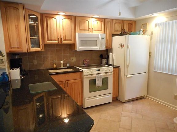 4th image of 291 Mercury Cir APT 2