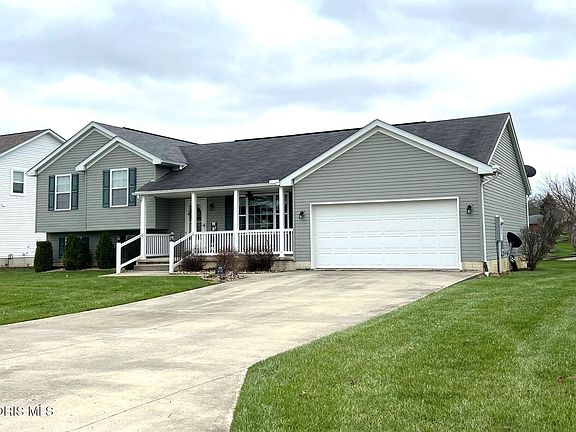 3rd image of 575 Sunset Dr