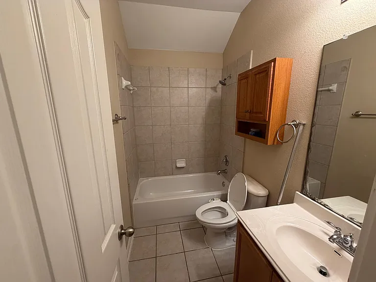 2nd Bathroom
