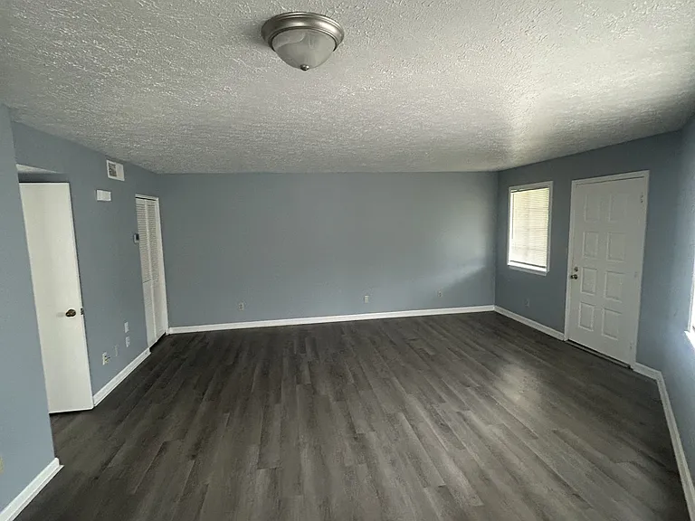 392 Shelby Ave #3 — Photo 1