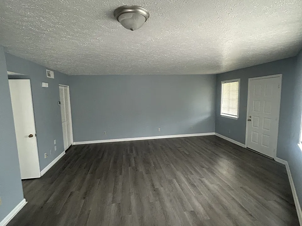 392 Shelby Ave #3