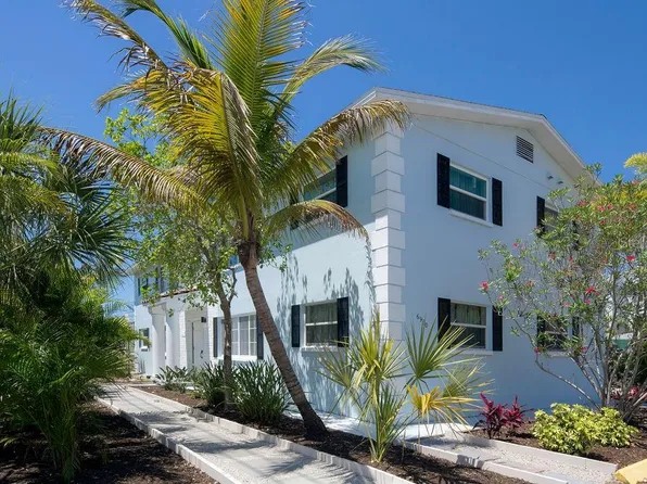 6990 Grevilla Ave S, South Pasadena, FL 33707