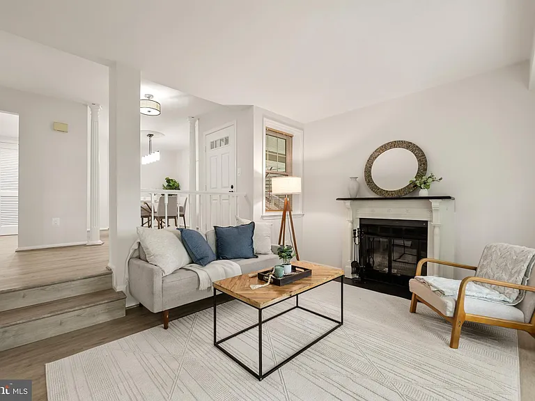 2811 S Woodrow St #B — Photo 5