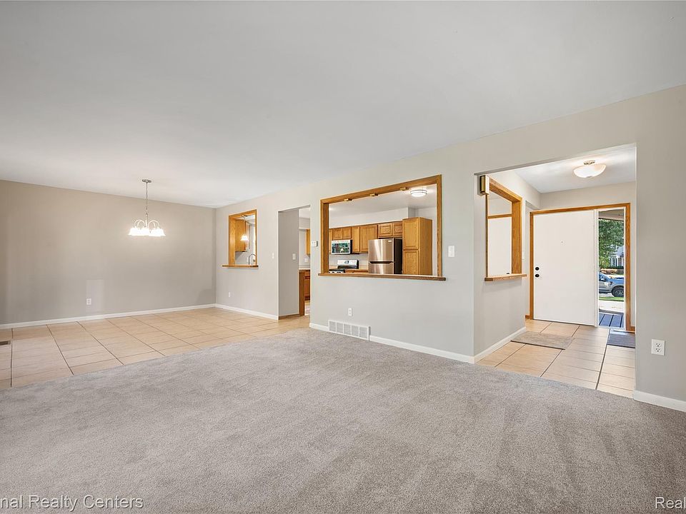 45162 Forest Trail Dr, photo 4