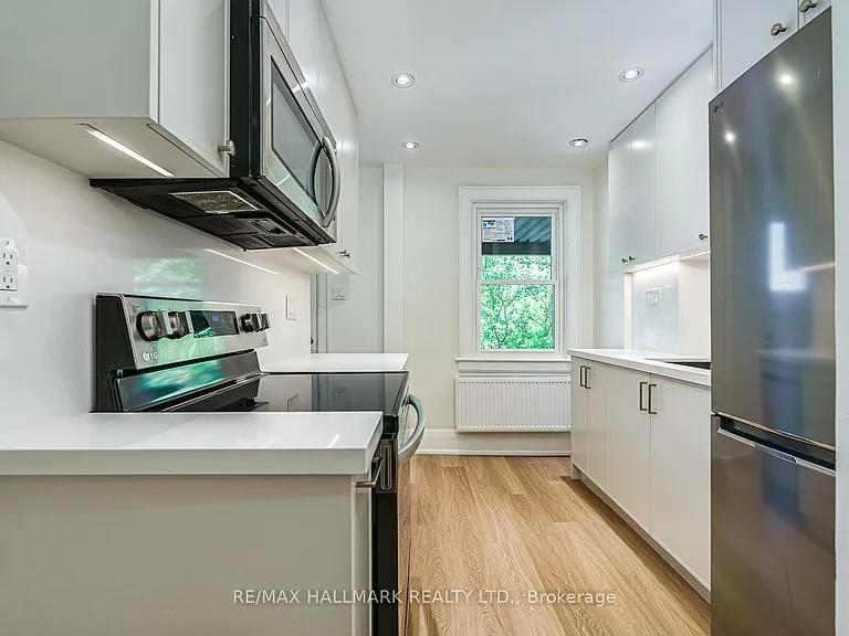 229 Kingston Rd #MAIN LOWER — Photo 10