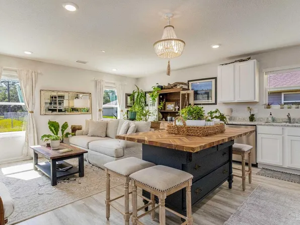 2568 Sutton Place Dr, Cantonment, FL 32533