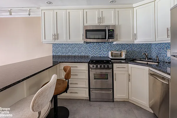 Rented by Brown Harris Stevens | media 18