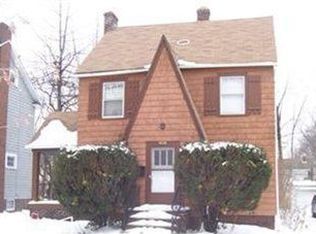 1080 Pembrook Rd, Cleveland Heights, OH 44121