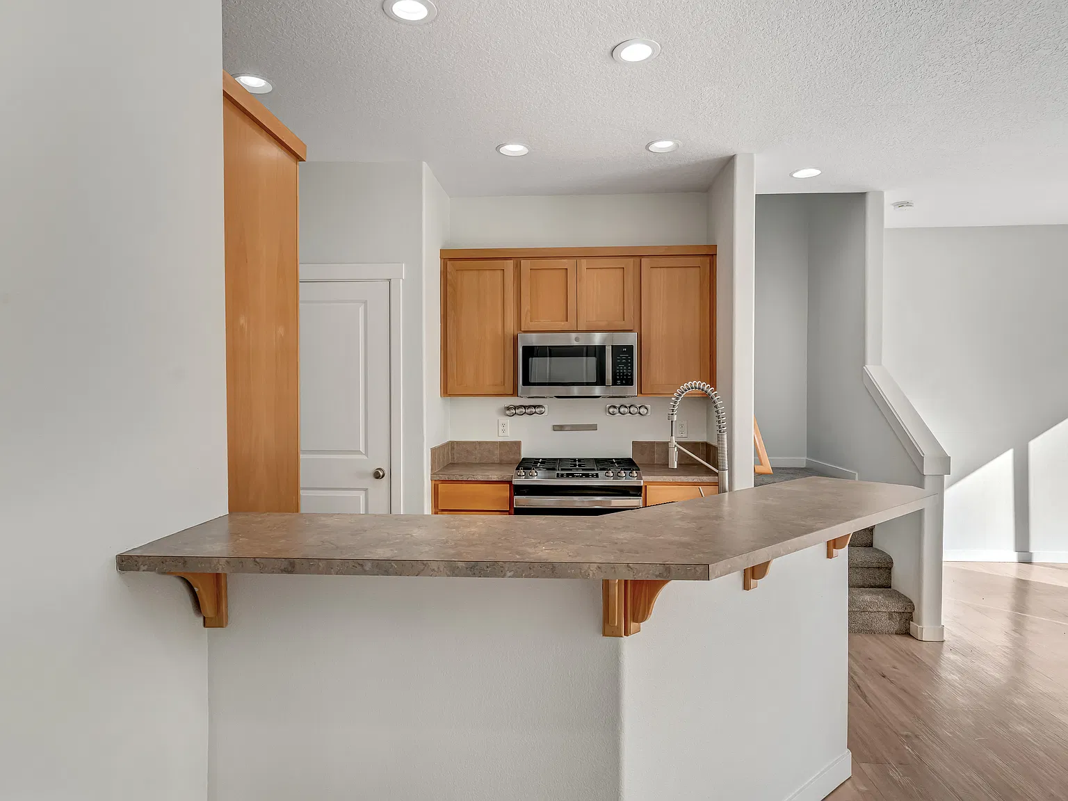 3 bed, 1562 sqft, $2,550 — Photo 2