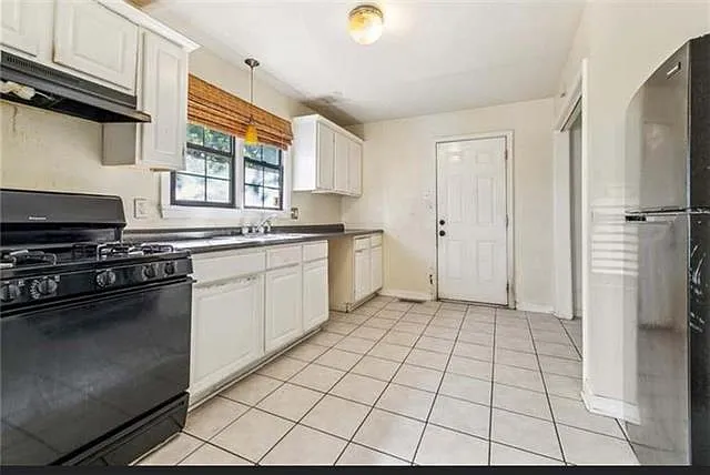 8936 Curran Blvd — Photo 4
