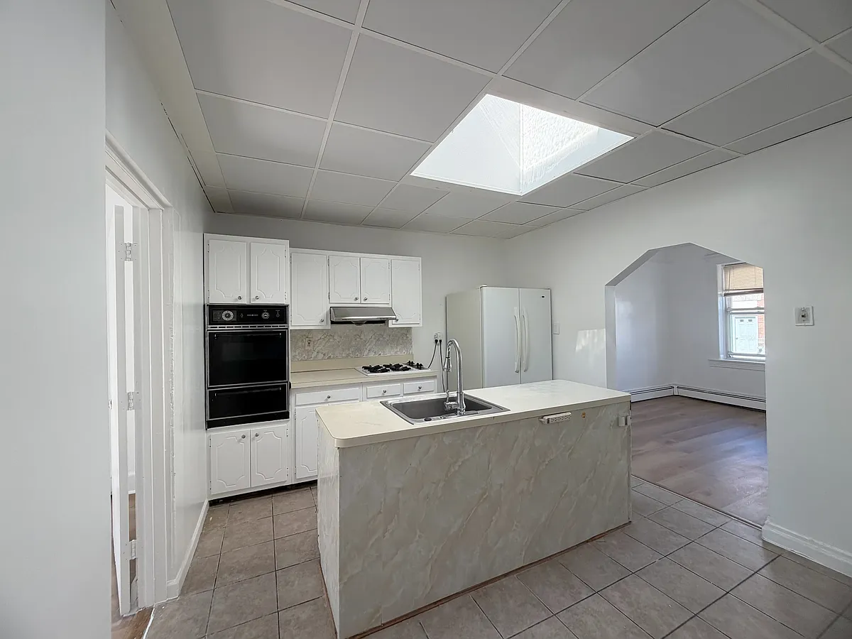 Building Photo - 62 Farnham Ave #1