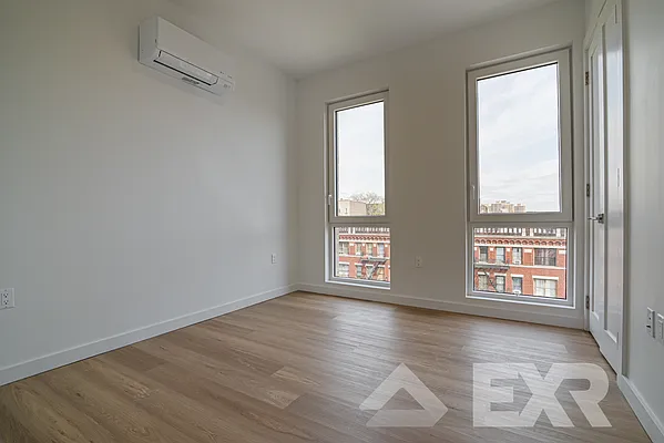 Rented by EXR | media 7