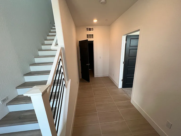 502 W Mahogany Ln — Photo 6
