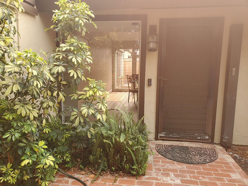 1st image of 30 Acorn Ct #304