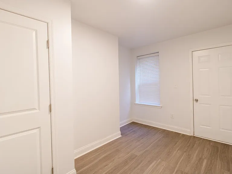 539 9th St SE #2 — Photo 10