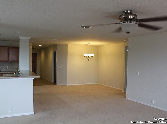 4th image of 5556 Columbia Dr