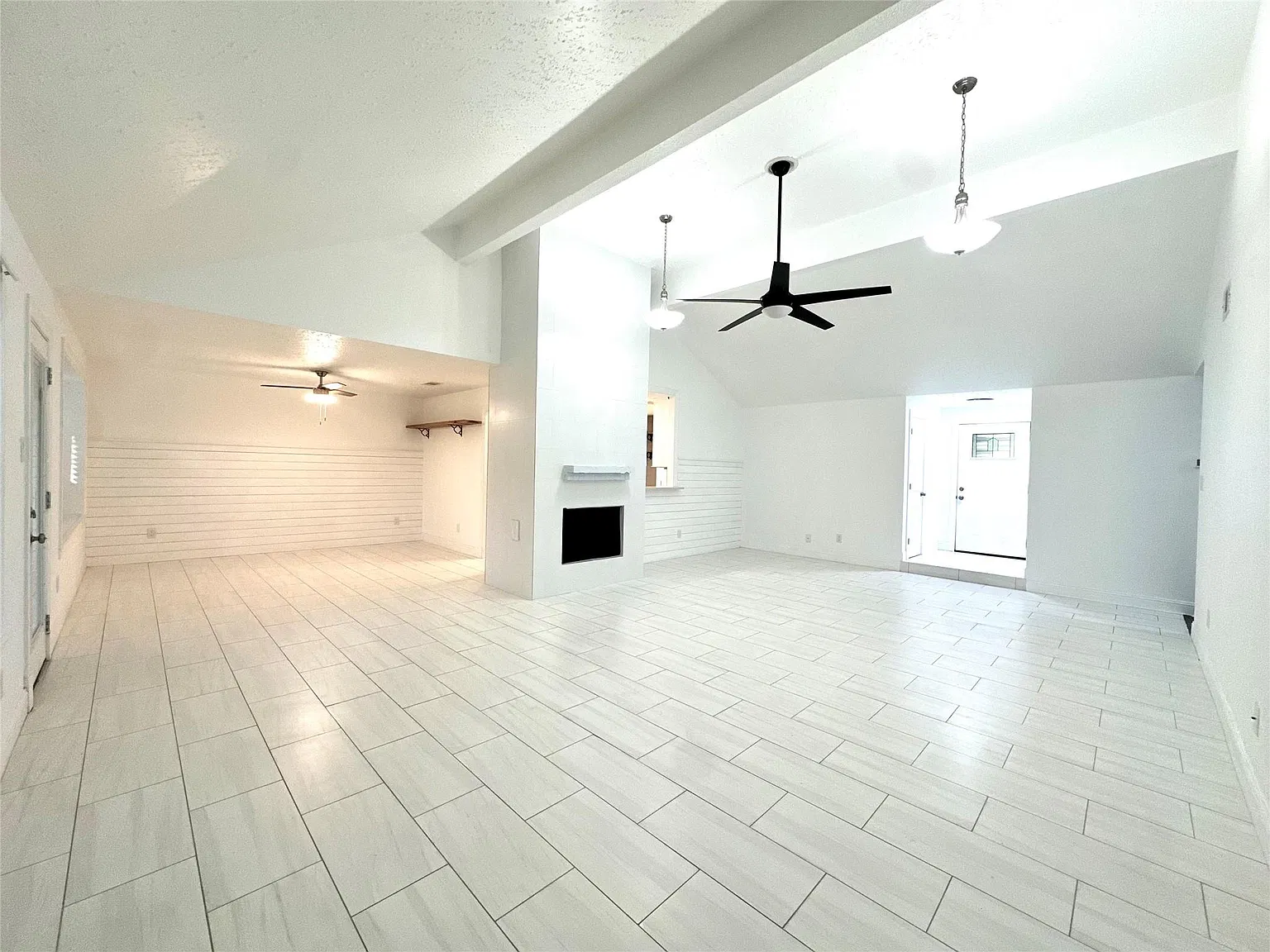 4 bed, 2.0 bath, 1966 sqft, $2,475 — Photo 2