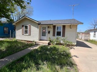 121 Oak Ave, Dumas, TX 79029