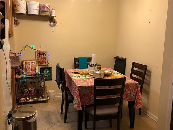3rd image of 7131 166th St APT 201