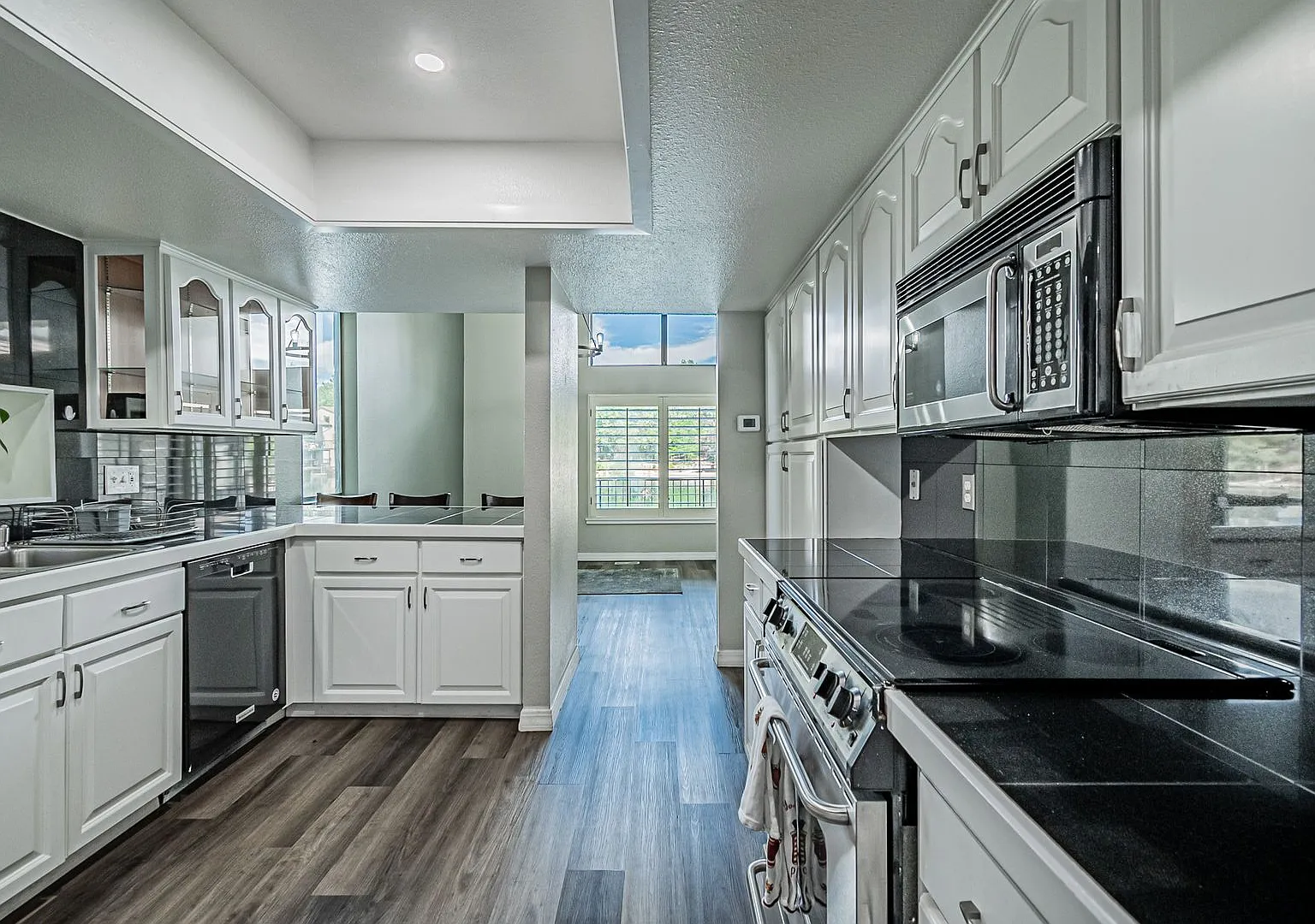 3BD, 2.5BA Arapahoe Lake Park Townhome Near DTC — Photo 3