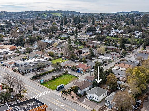 3rd image of 805 Petaluma Boulevard N