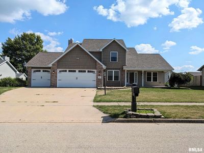 22 Holborn Ct, Washington, IL, 61571