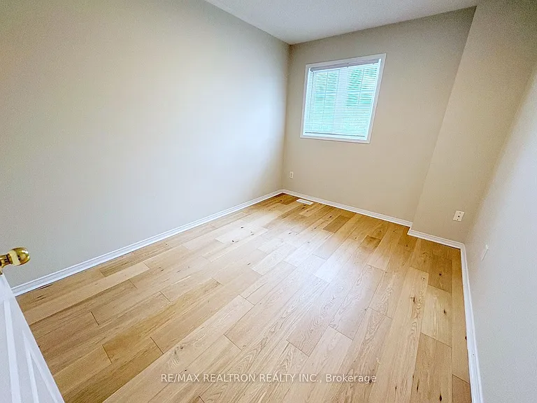 329 Bur Oak Ave — Photo 13