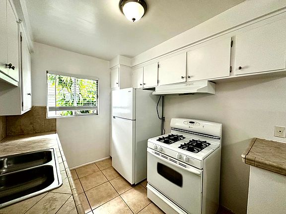 3rd image of 1243 12th St Unit 9
