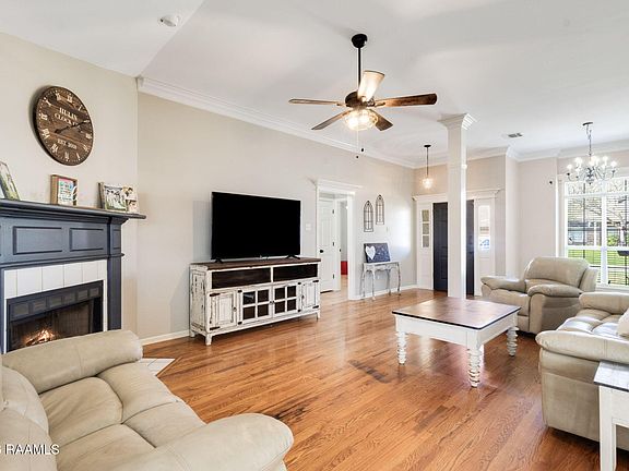 3rd image of 104 Queensford Way
