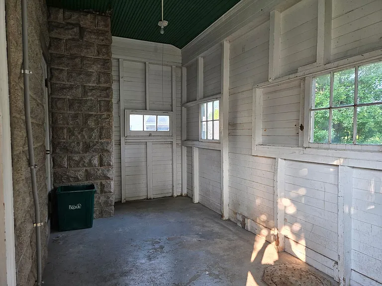 1 Manor Ave — Photo 15