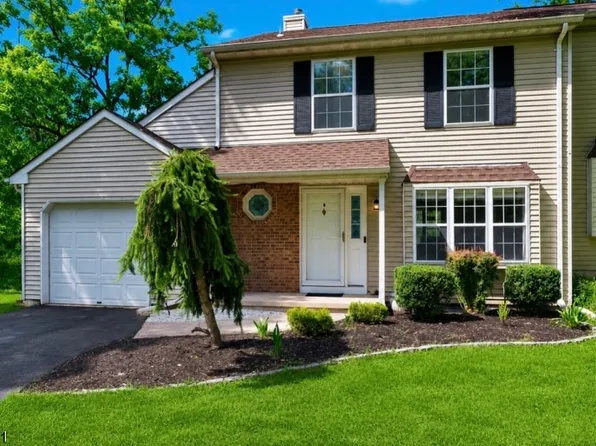 10 Pamlico Path, Branchburg Twp., NJ 08876