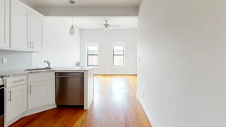 661 Henry Street, #3R