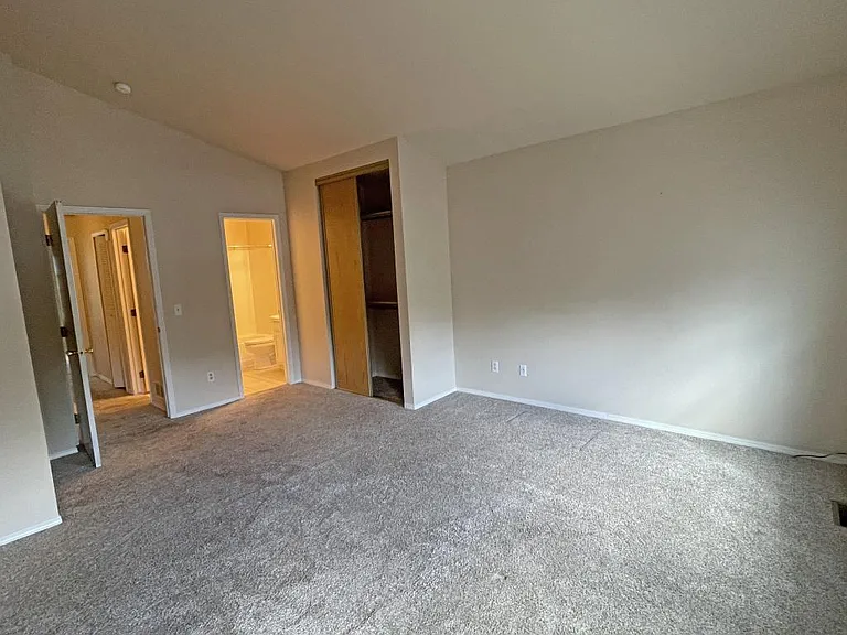 3426 Queen Anne Way — Photo 13