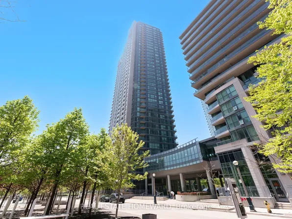 215 Fort York Blvd, Toronto, ON
