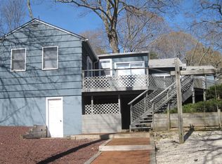 106 Lake Dr, Southampton, NY 11968