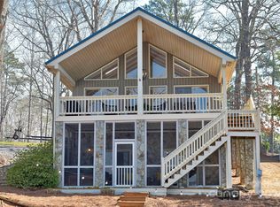 242 N Shoreline Dr, New London, NC 28127