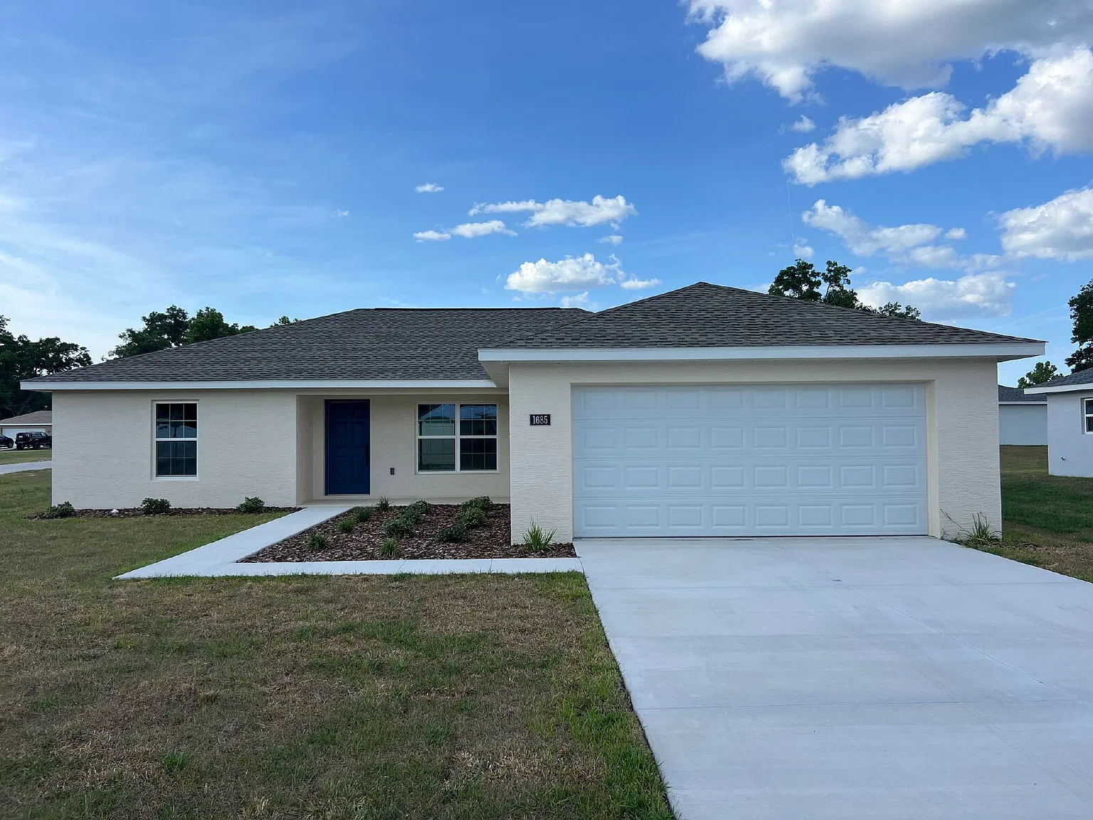 3 bed, 2.0 bath, 1569 sqft, $1,795 — Photo 1