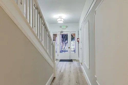 430 Scott Photo 1