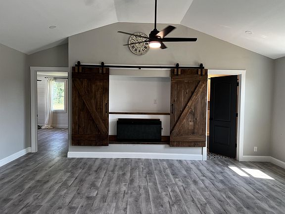 4th image of 163 Hill Ln