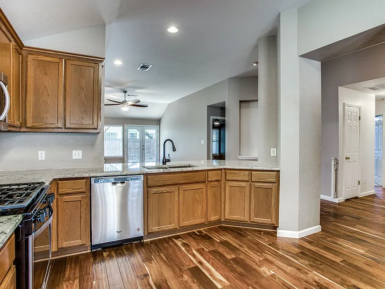 1314 Brighton Bend Ln — Photo 9