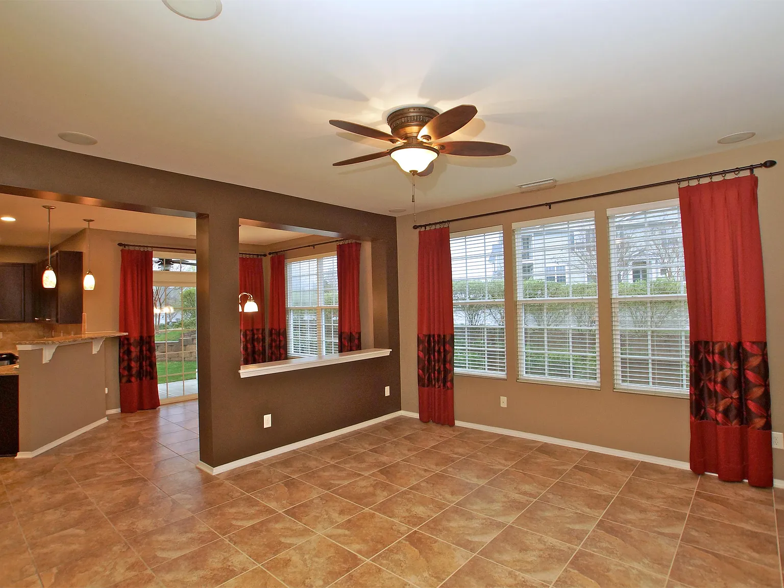 Whirlaway Court 1802 - 1 — Photo 4
