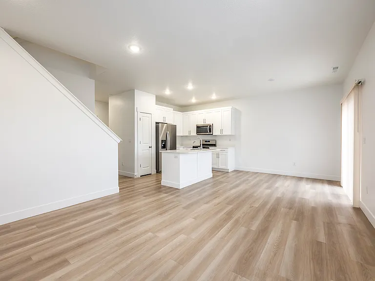 1303 E 920 N — Photo 13